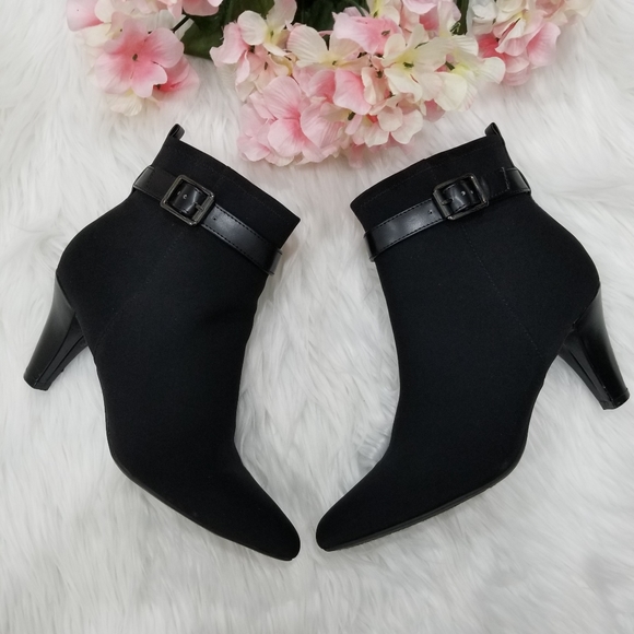 Nickels Shoes - NICKELS Black Heeled Ankle Boots....